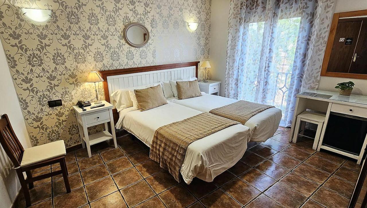 Hotel Medina De Толедо Екстериор снимка