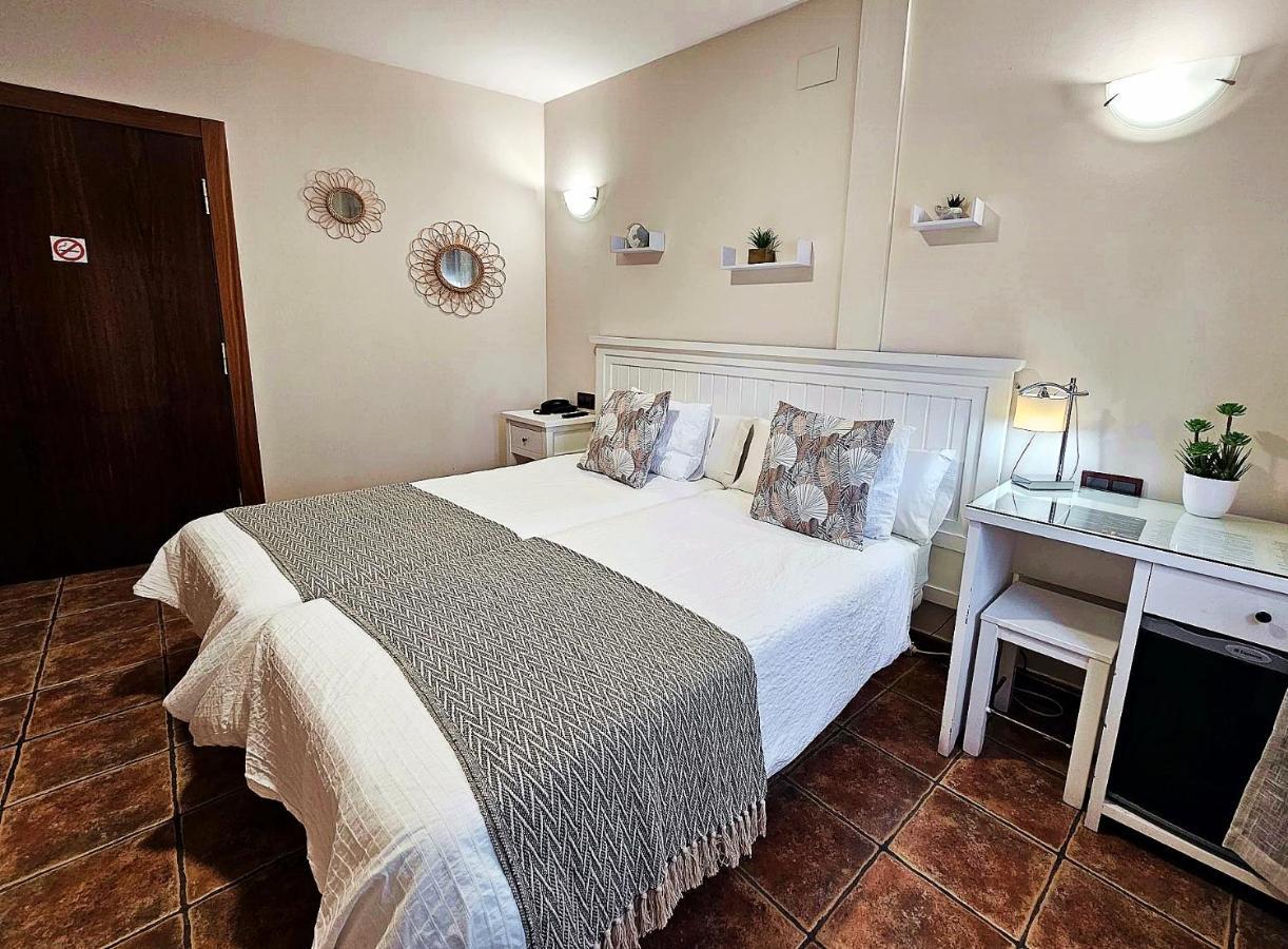 Hotel Medina De Толедо Екстериор снимка