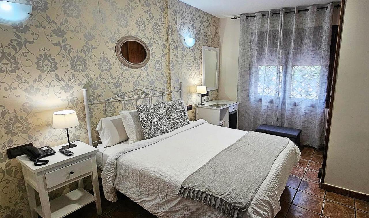 Hotel Medina De Толедо Екстериор снимка